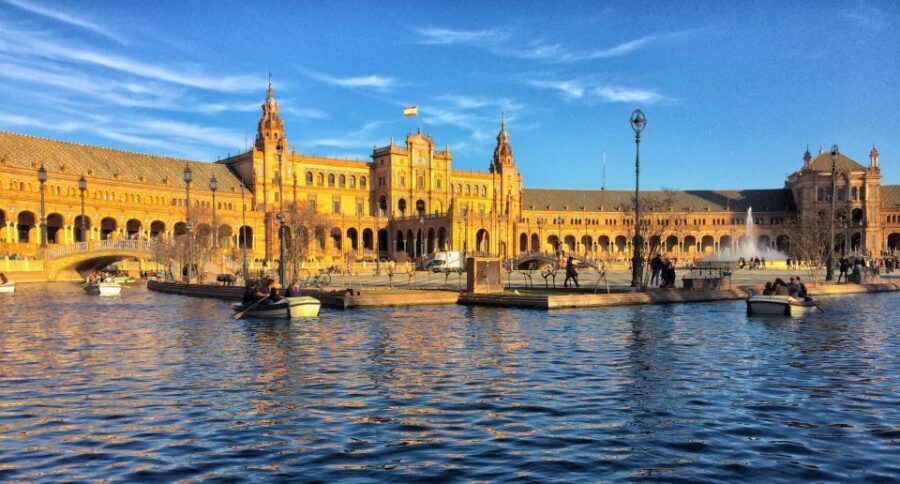 Cities of Andalusia 4-Day Tour from Madrid - Córdoba’s Mosque-Cathedral and the Judería: where the story starts