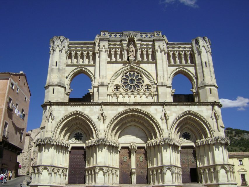 Cuenca: Medieval Old Town - Meeting at Cuenca City Hall: simple start, clear instructions