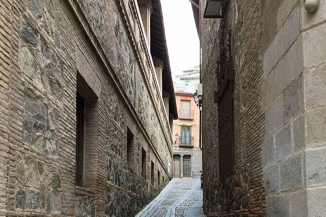 Discover Toledo: Private Tour from Madrid with Guide and Driver - The drive setup: why a private driver helps in Toledo