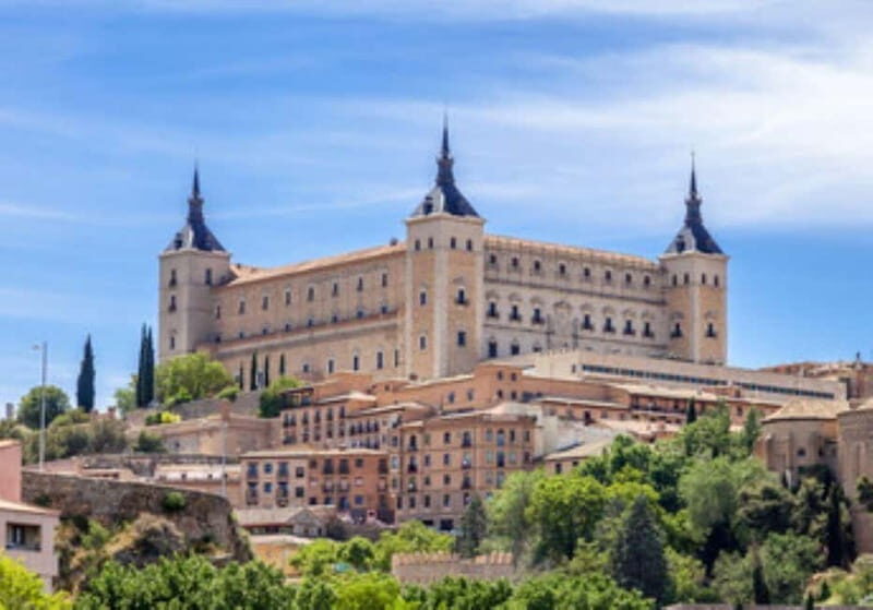 English Tour “TOLEDO ALL IN ONE” - Alcázar and Plaza de la Magdalena: the story begins with power and place