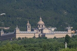 Escorial & Valley Half-Day Morning Tour from Madrid - Starting at 8:45: meeting point, bus ride, and walking reality