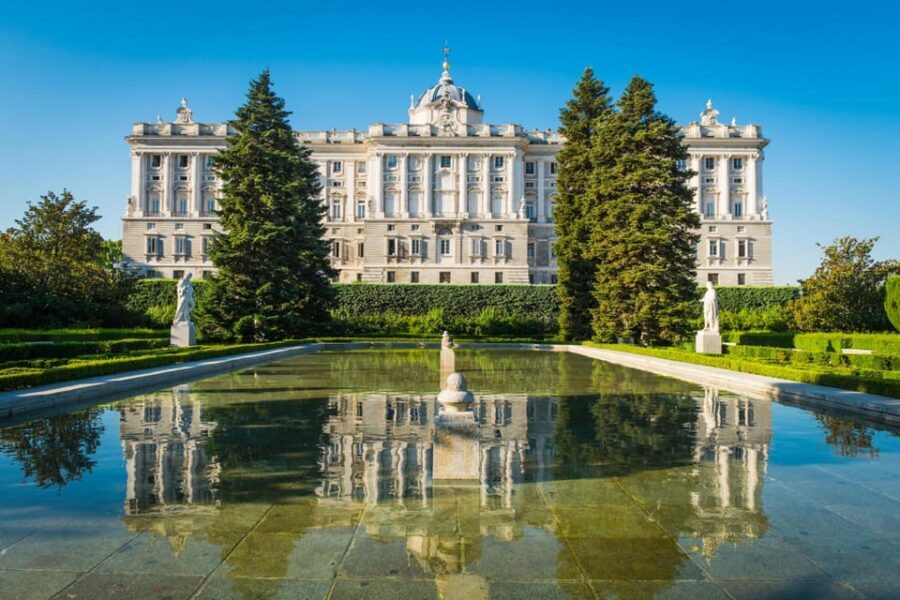 Essential Madrid: Walking Tour of the Historic Center - Calle Cuchilleros: tapas talk and where to aim your appetite