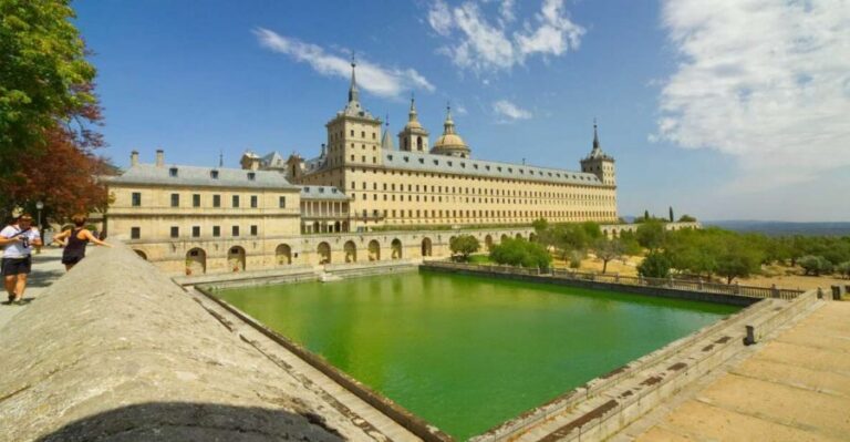 From Madrid: El Escorial and Valley's Basilica Half Day Tour - The drive from Madrid: how the timing really works