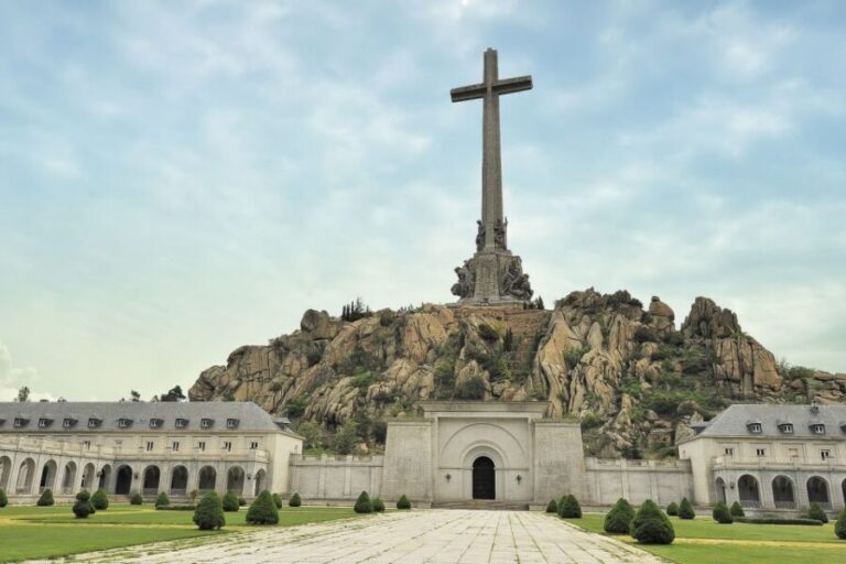 From Madrid: Escorial Monastery & Valley of the Fallen Trip - Inside the Monastery: Chapter House, Basilica, and the Library Stop That Changes the Mood