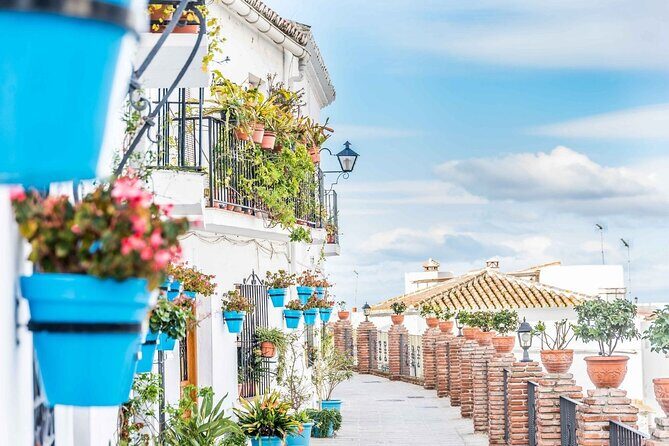 From Madrid: Gems of Andalusia 6-Day Sightseeing Tour - Madrid meetup at 8:30 and the coach reality check