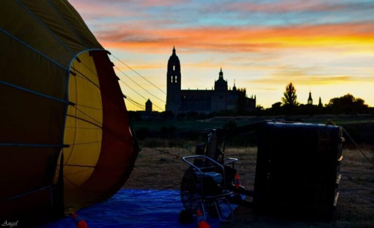 From Madrid: Hot Air Balloon over Segovia with Transfer - Segovia from above: Alcázar and the Roman aqueduct in one view