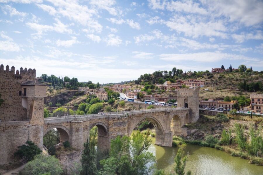 From Madrid: Toledo and Segovia Guided Day Trip - Toledo free time and lunch: how to avoid feeling rushed