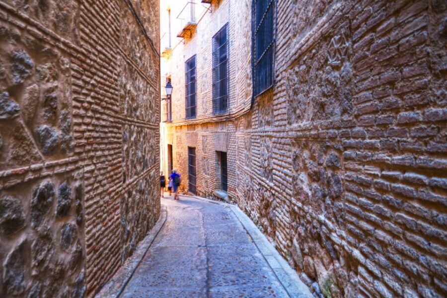 From Madrid: Toledo and Segovia Guided Day Trip - Segovia walking tour: Plaza del Azoguejo to the old-town core