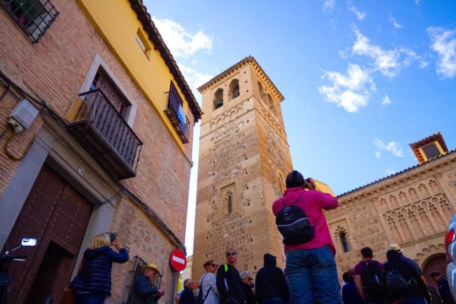 From Madrid: Toledo Guided Day Trip - Meeting point at VPT Tours: how to start smoothly in Madrid