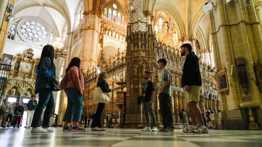 From Madrid: Toledo Guided Tour of All Major Monuments - San Juan de los Reyes Monastery: where royal power meets quiet stone