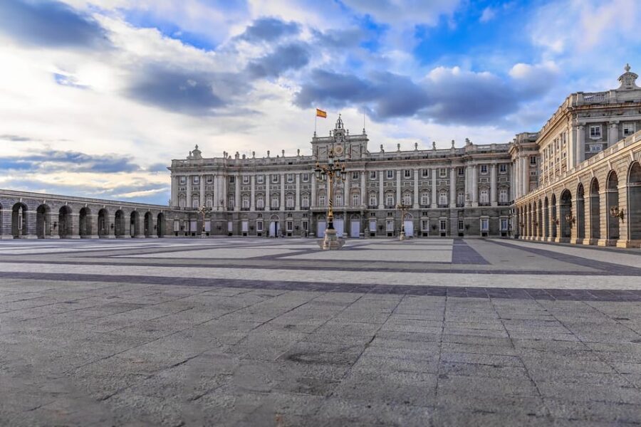Madrid: 2-Hour City Highlights Guided Walking Tour - Plaza Mayor and Plaza de la Villa: Madrid’s layered city center