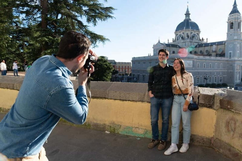 Madrid by bike + PhotoShooting - Gran Vía to Alcalá Gate: where Madrid shows its face