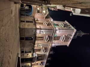 Madrid: Enchanted Evening Walking Tour in Spanish - Price and value: what $14 buys you in 2 hours
