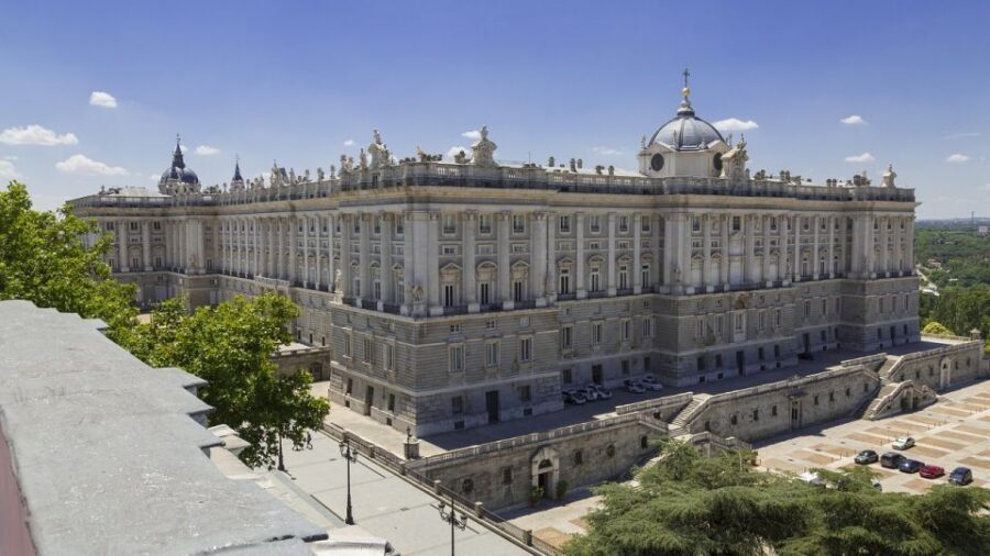 Madrid: Guided Visit to the Royal Palace - Art, instruments, and tapestries: how the palace becomes a culture museum