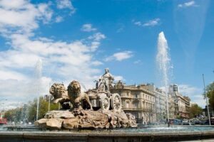 Madrid Highlights with Prado Museum Admission Ticket - Los Austrias, Gran Vía, and architecture you can actually spot