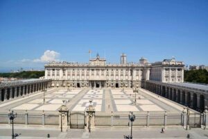 Madrid Old Town & Royal Palace Walking Tour Skip the Line Ticket - The Old Town warm-up: quick, smart stops that set the stage
