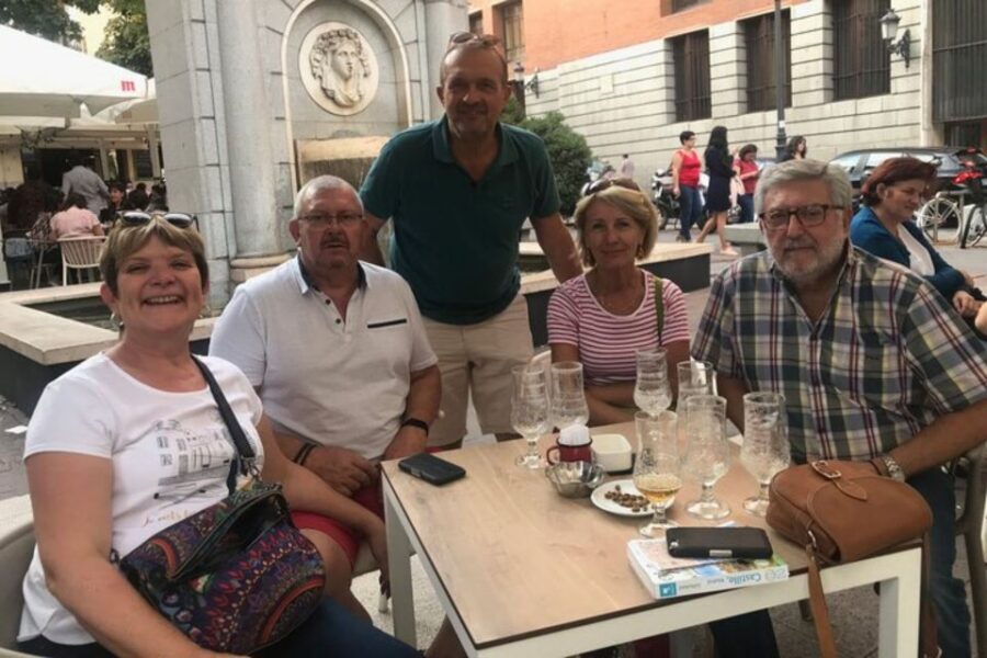 Madrid: Private custom tour with a local guide - Starting with pickup in Madrid and a first photo stop