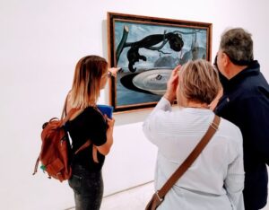 Madrid: Reina Sofía Museum Guided Tour - Where you meet and how the tour actually moves through the museum