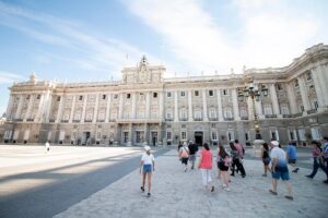 Madrid: Royal Palace Expert Guided Tour with Optional Tapas - Step inside the palace: what makes the guided route work