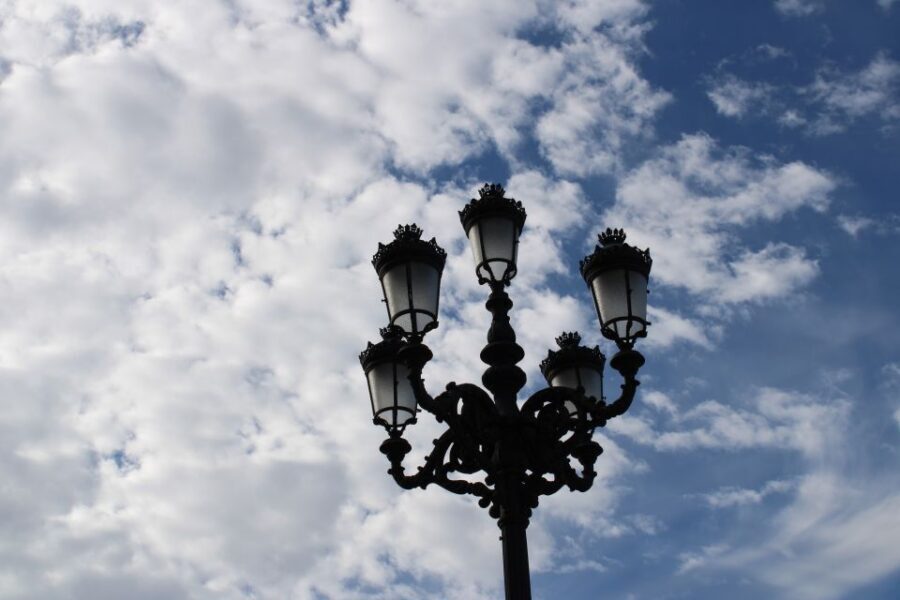 Madrid: Royal Palace Guided Tour with Entry Ticket - Plaza de Ópera to Plaza de Oriente: the view that sets your expectations