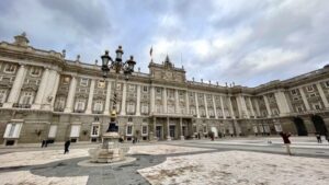 Madrid: Royal Palace Skip-the-Line Guided Tour - Old Town setup: Calle Mayor, Plaza Mayor, and San Miguel