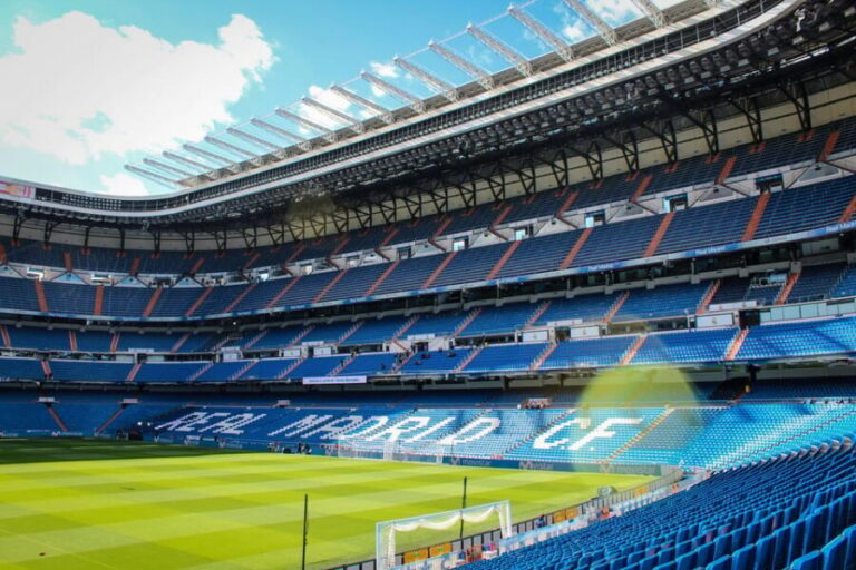 Madrid: Santiago Bernabéu Stadium Guided Tour - Where to Meet Near Mar de Copas Madrid (And What Your Guide Looks Like)