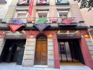 Madrid: Tablao Cardamomo Flamenco Show with 1 drink included - The intimate hall: what your 1-hour show experience feels like