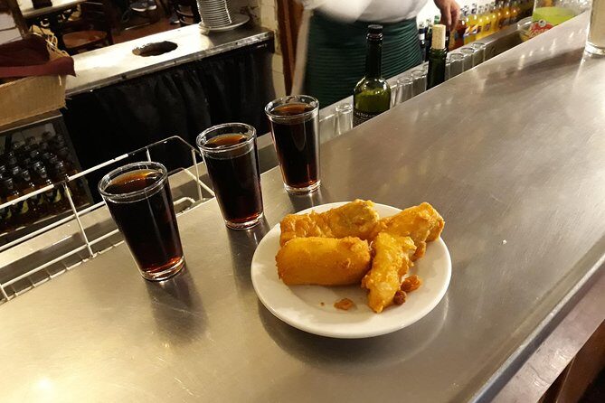 Madrid Tapas & Drinks: A Small Group Culinary Adventure - Starting at Apple Puerta del Sol: get your bearings fast