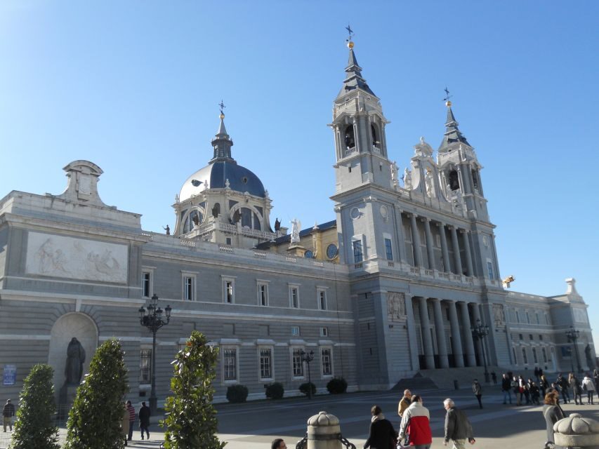 Madrid: Tour of the Historic City Center - Royal Palace of Madrid: Imposing Exterior, Clear Context