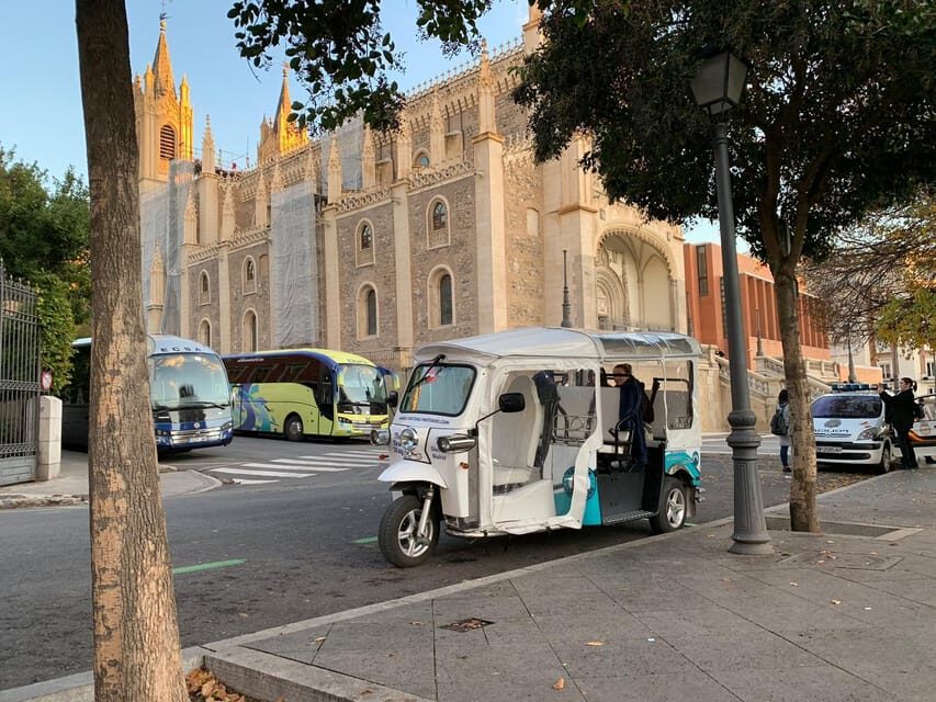 Madrid Tuk Tuk Welcoming Tour - The 120-minute pace: what those quick stops really mean