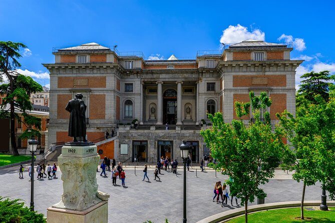 Prado Museum Private Tour with Skip-The-line & on Foot Pick-Up - Hotel pickup and the on-foot reality in Madrid