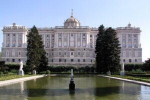 Prado Museum & Royal Palace: Madrid Guided Tour in English - Royal Palace of Madrid: Skip-the-Line Entry and What the Guide Helps You Catch