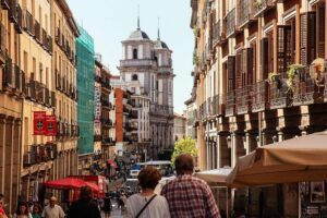 Private City Kickstart Tour: Madrid - Royal Palace: State Ceremonies, Not the King’s Daily Home (Tickets Extra)