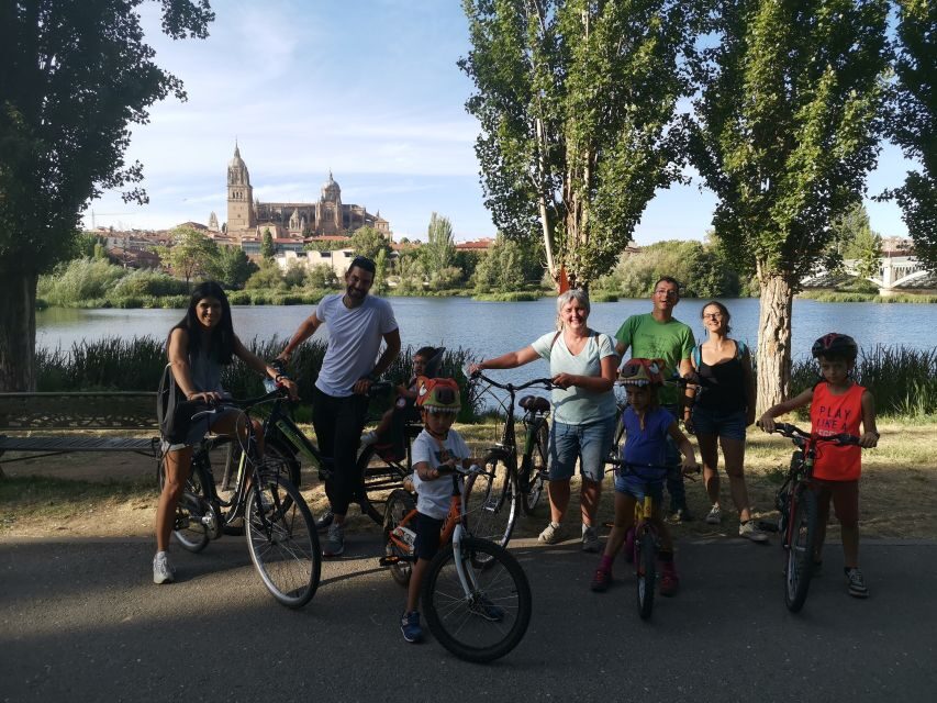 Salamanca: Guided Sightseeing Tour by Bicycle - Getting oriented at Plaza Mayor and Casa de las Conchas