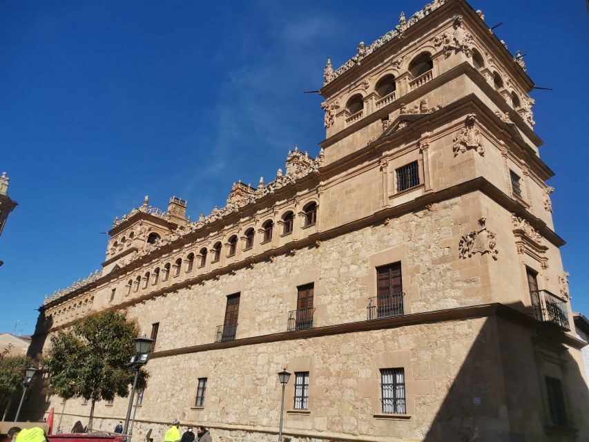 Salamanca: Monuments and Landmarks Guided Walking Tour - Plaza Mayor: the Baroque front porch of Salamanca