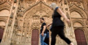 Salamanca Sightseeing Walking Tour with Local Guide. Spanish - Plaza Mayor and the House of Shells: the city’s visual clues, explained