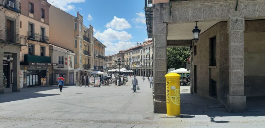 Segovia: Guided Walking Tour with Alcázar Entry - Casa de los Picos and the feel of old Segovia’s “fine houses”