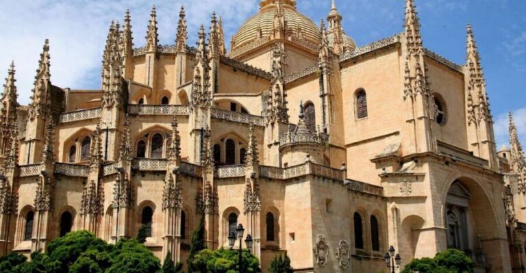 Segovia: Guided Walking Tour with Cathedral & Alcázar Entry - Roman Aqueduct at the start: get your bearings before the streets spin