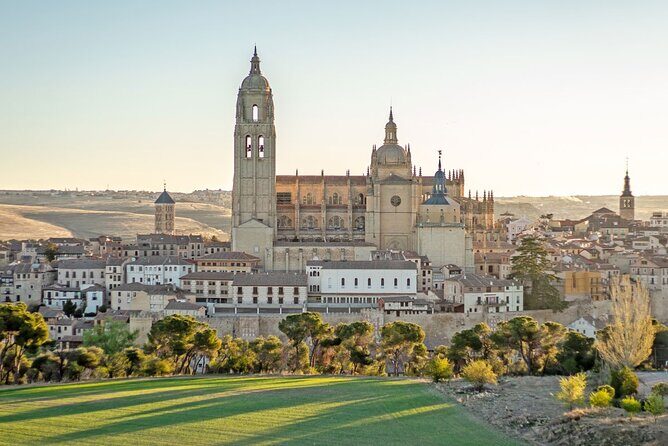 Segovia Hot Air Balloon from Madrid - Landing, brunch, and cava: the fly-camp rhythm after the flight
