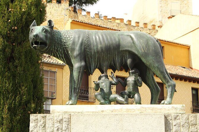 Segovia Tour with Guided Walking Tour Included - Where to start: the 9:00 meeting point and how to avoid day-one stress