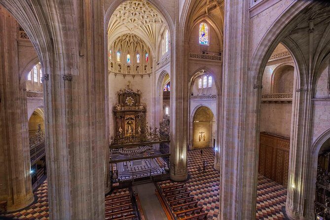 Skip the Line Admission Ticket to Cathedral of Segovia - The Small Museum: Mudéjar Ceiling and Rare Manuscripts