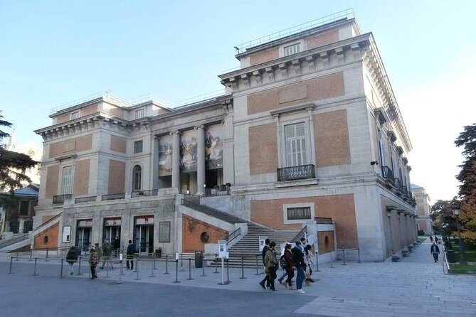Skip the line: Prado Museum Monolingual Guided Tour - Group size of 15: small enough for questions, tight enough for momentum