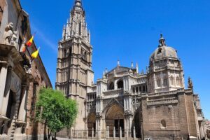 Toledo and Segovia Day Trip from Madrid - Getting started in Madrid: the 8:30am meet-up and coach day rhythm
