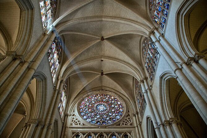 Toledo Essential: Private Visit with Official Guide and Tickets - Stop 0: The Franciscan convent, Isabel y Fernando, and the chains on the walls
