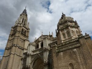 Toledo: Guided Walking Tour with Cathedral Ticket and Tour - Zocodover Square to the Three Cultures Streets