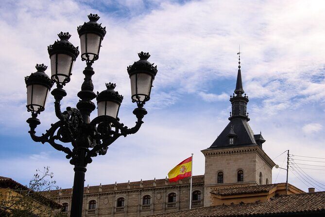 Toledo Historical Small Group Tour with Cathedral & Monuments - Plaza de Zocodover to the Cathedral: the walk that sets the story