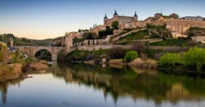 Toledo: Three Cultures Walking Tour in Spanish - Where You Meet Secretos de Toledo (And How to Avoid Stress)