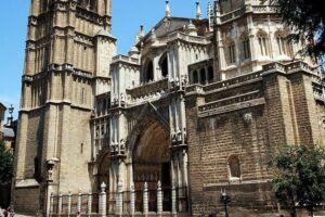 Toledo Tour with Tapas, Wine Tasting and Optional 3 Monuments - Meeting the day: Madrid pickup and the short ride south