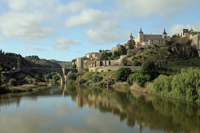 Toledo Tour with Tapas, Wine Tasting and Optional 3 Monuments - Mirador del Valle: Toledo’s layout in 15 minutes