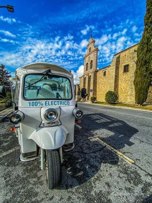 TOUR GUIADO EN TUK TUK POR AVILA 1 HORA - Key highlights worth knowing